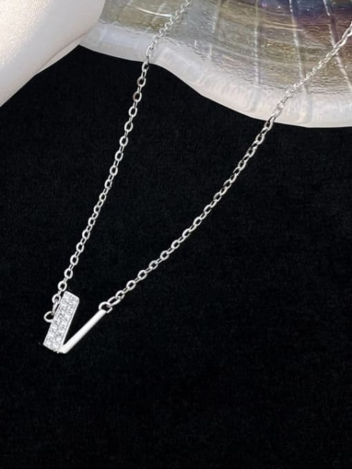 NS1000 [Silver Plated Platinum V] 925 Sterling Silver Cubic Zirconia Letter Minimalist Necklace